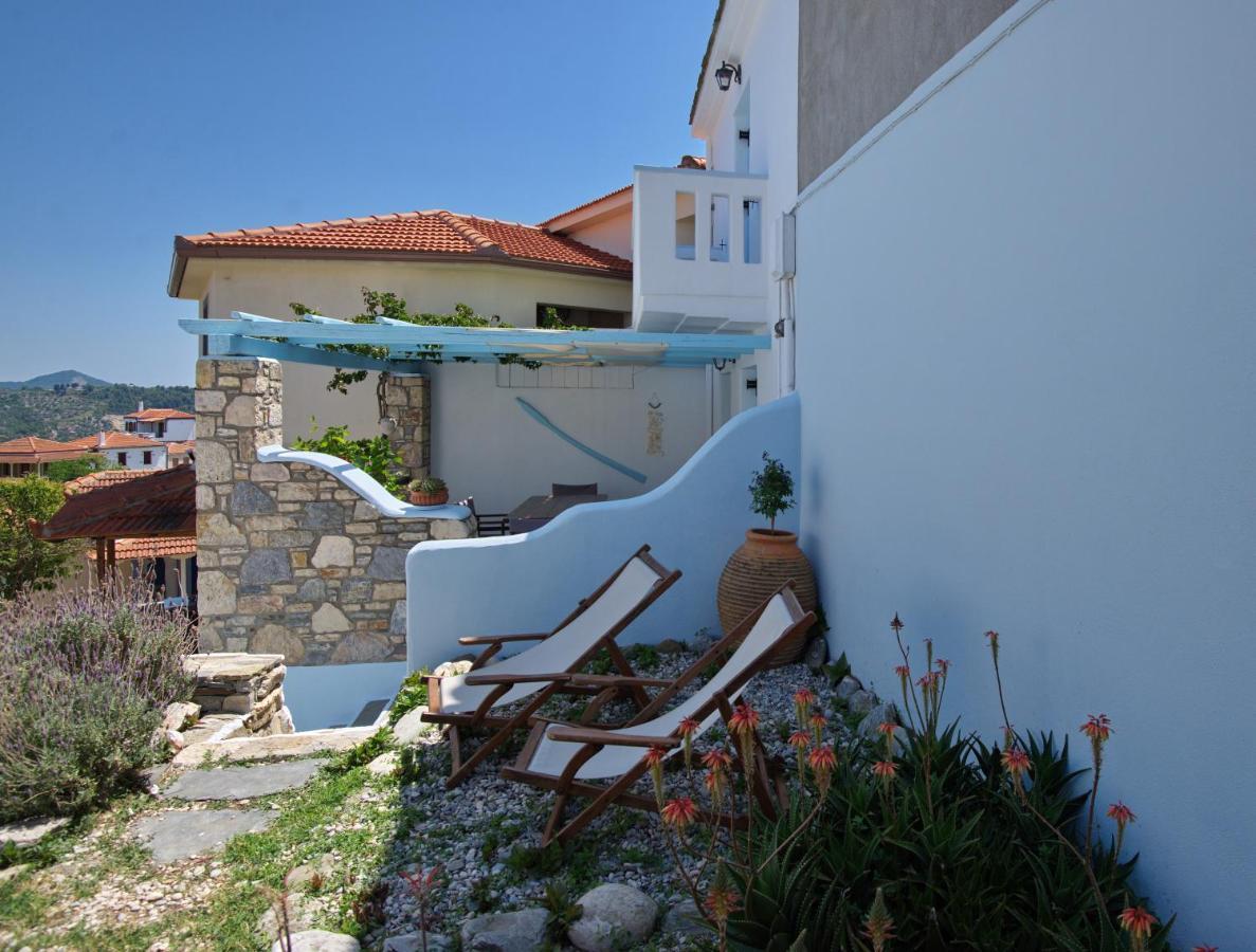 Stella's traditional house. Alónnisos Esterno foto