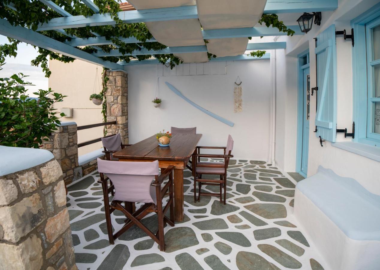 Stella's traditional house. Alónnisos Esterno foto