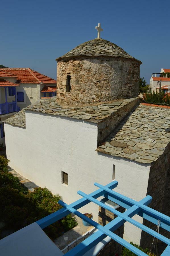 Stella's traditional house. Alónnisos Esterno foto