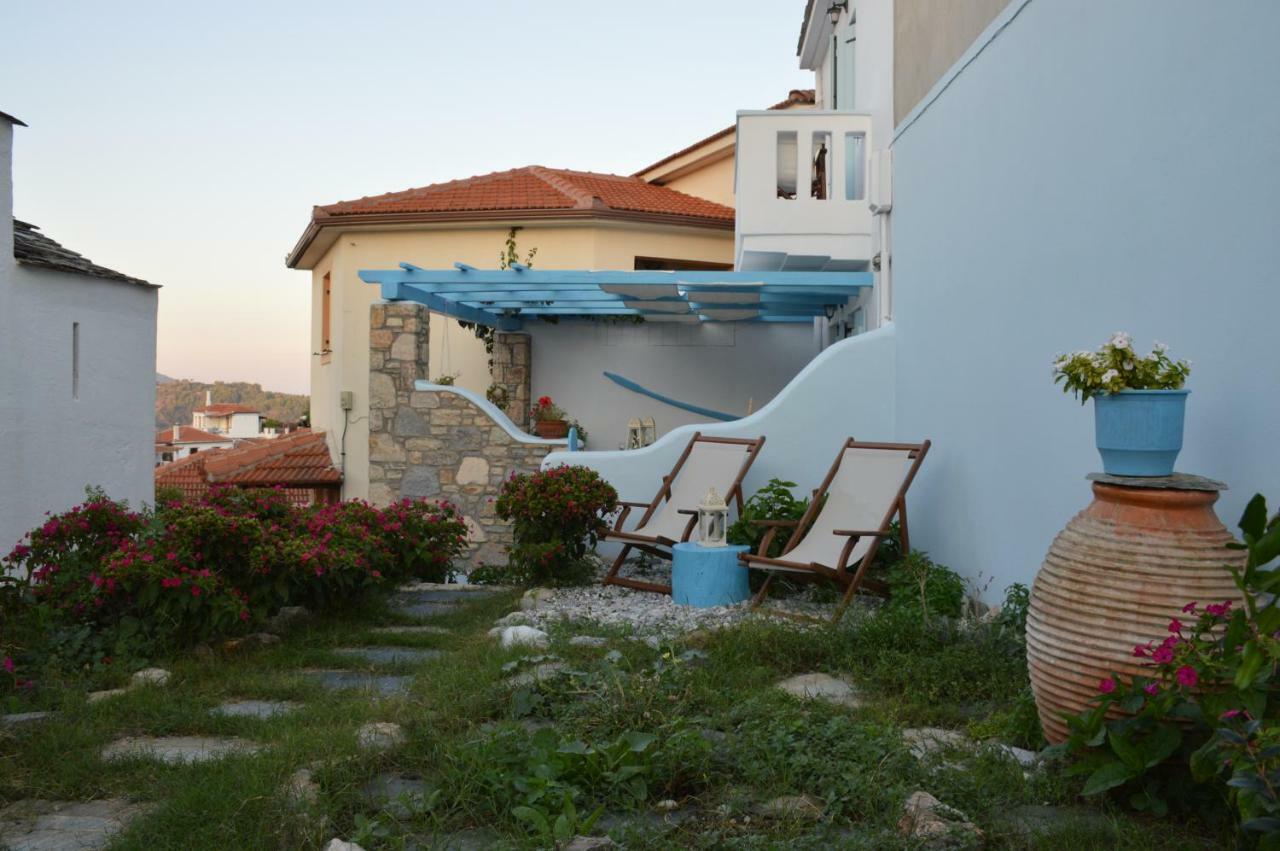 Stella's traditional house. Alónnisos Esterno foto